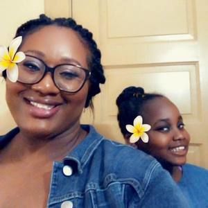 Meet your Posher, Donielle